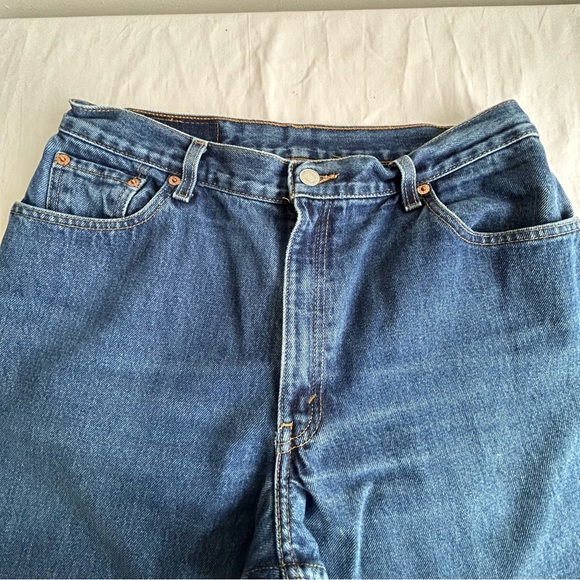 Levi's 550 Relaxed Fit Tapered Leg Distressed Jeans - Picture 9 of 16